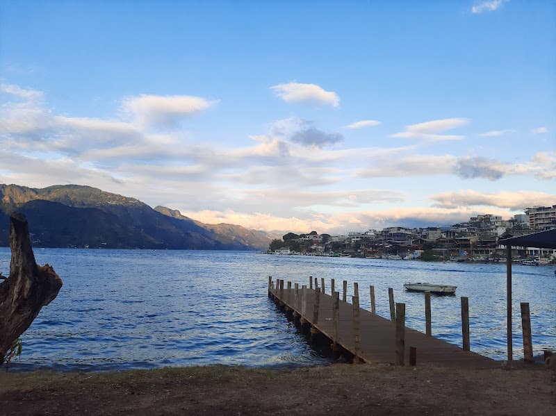 Playa Pública Dan Juan la Laguna
