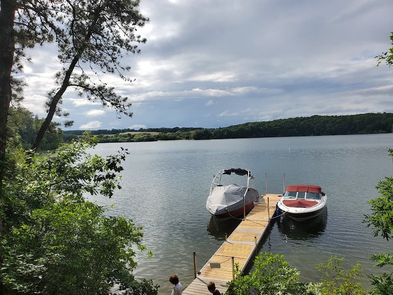 Peters Pond at Oakcrest Cove Beach