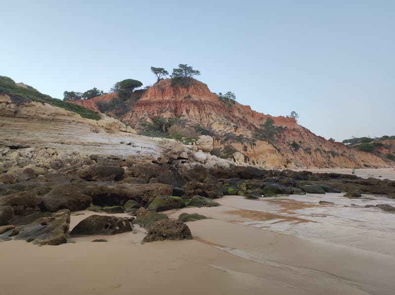 Praia do Barranco das Belharucas