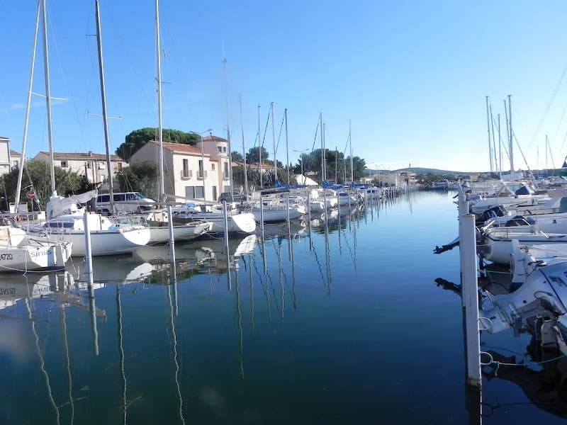 Les Flots Bleus