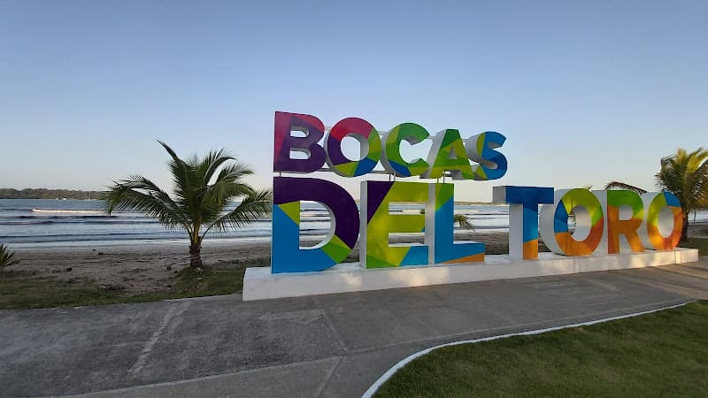 Playa El Istmito